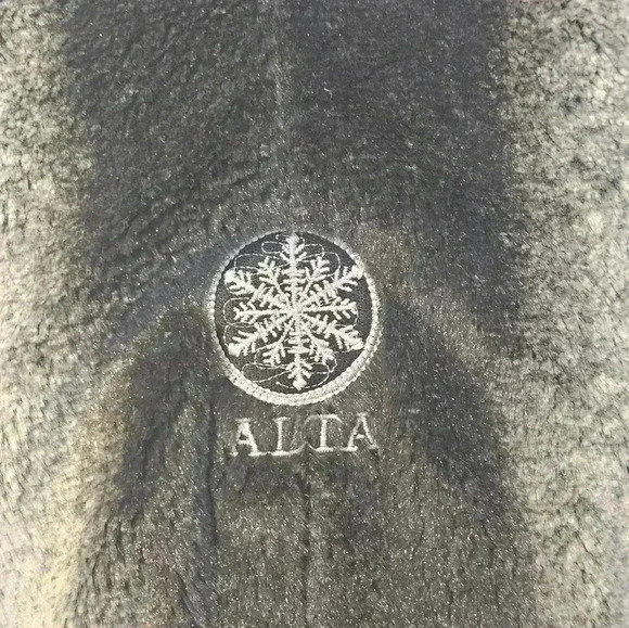 WOOLY BULLY WEAR COLORADO (ALTA) FAUX FUR VEST SIZE MEDIUM - Picture 7 of 14